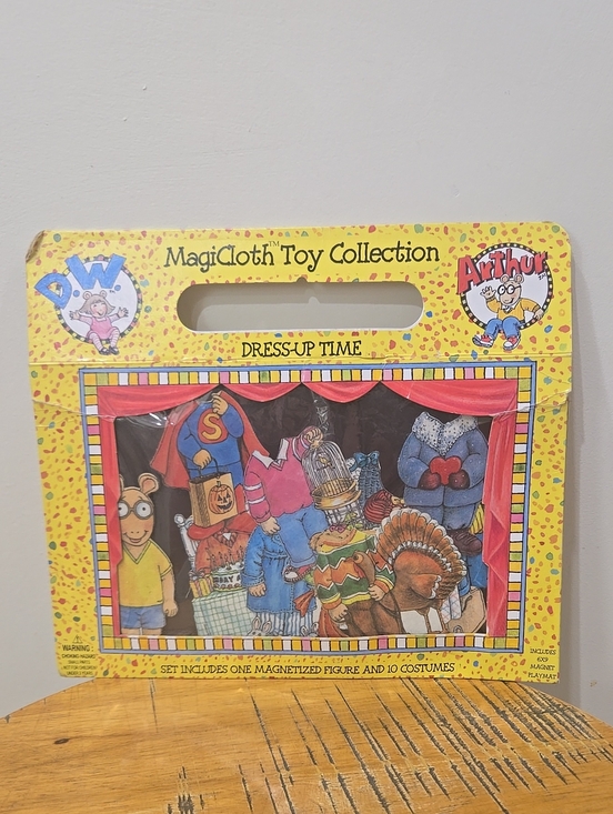 Arthur Other - Vintage 1996 Arthur MagiCloth Magnet Doll Toy